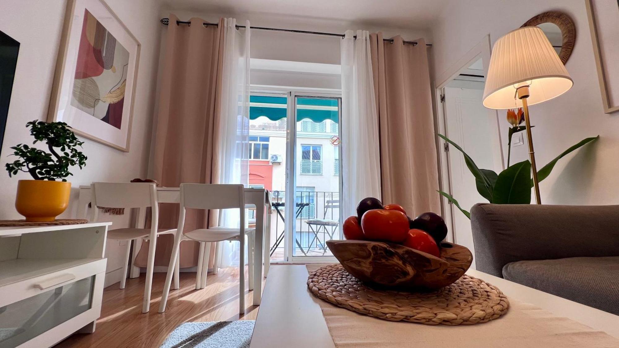 Super Comfy And Homey 4Br Apartment Peachy Stays マラガ エクステリア 写真